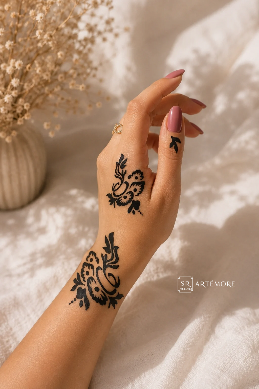 SR5- Floral and swirl motif